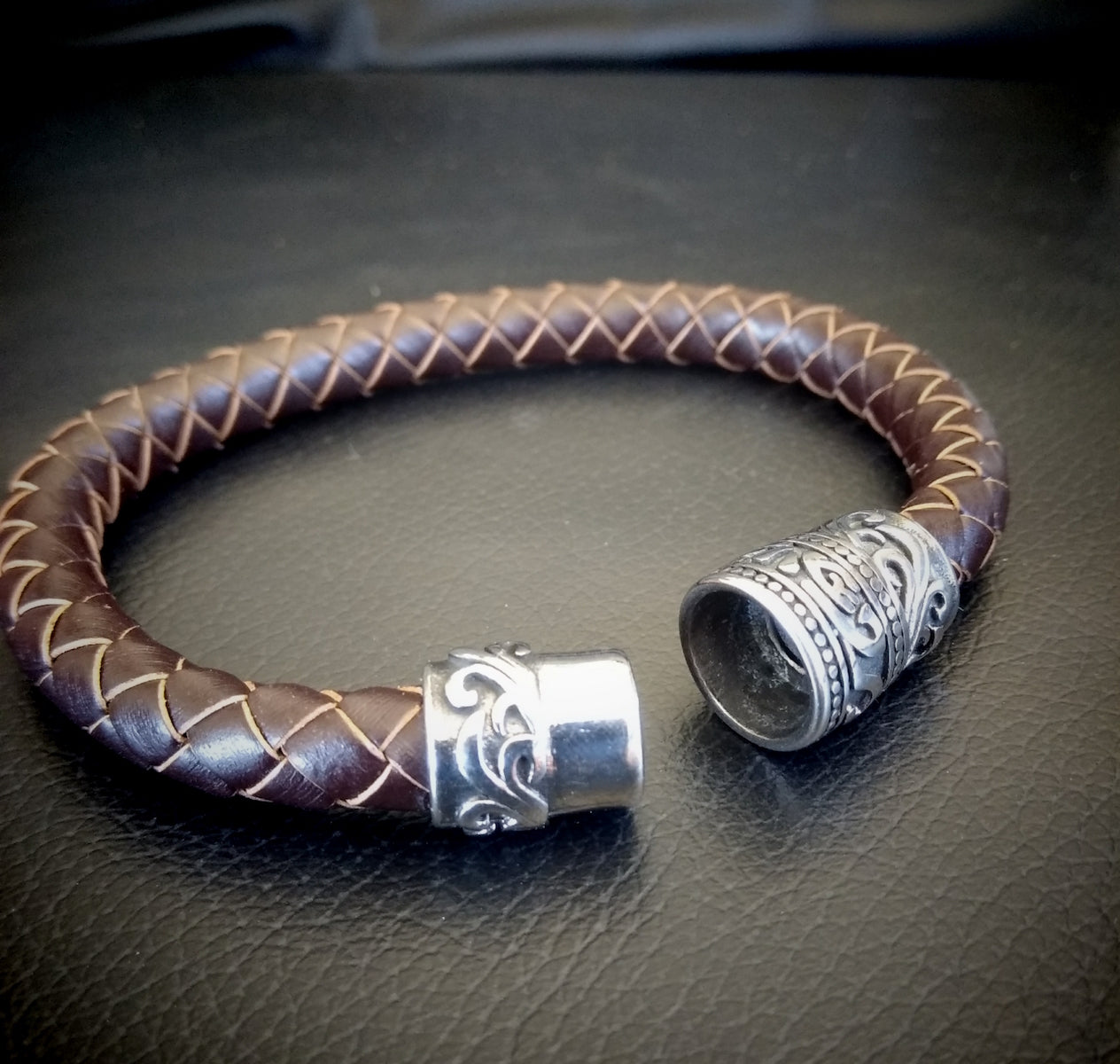 2007 Unisex Genuine Leather Band  (8mm)
