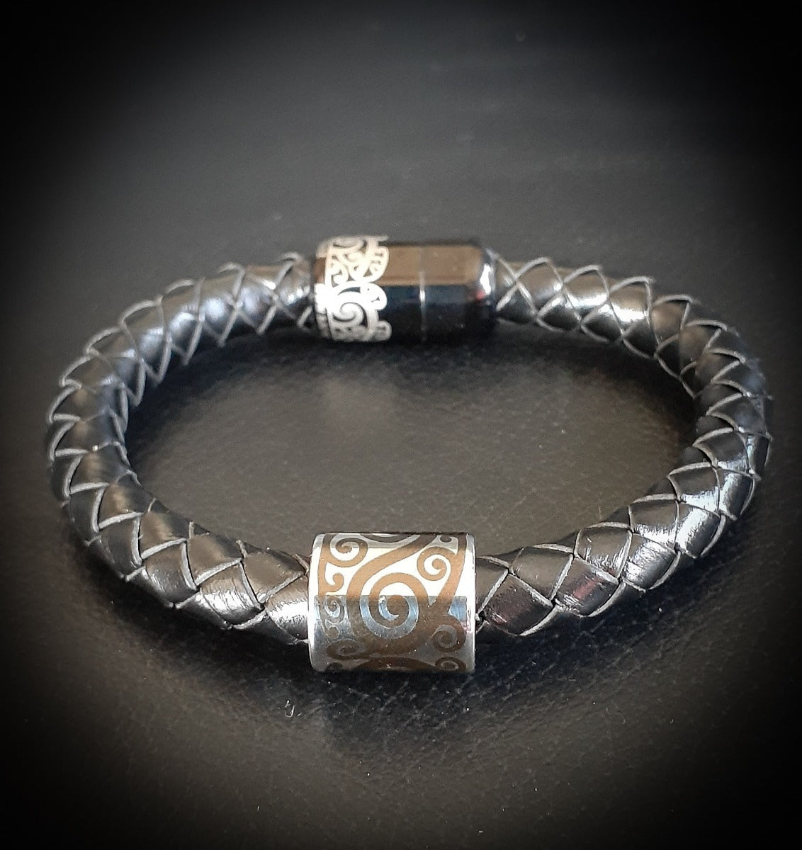 2008a NZ Unisex Leather Band ‘Koru Forest’ (8mm)