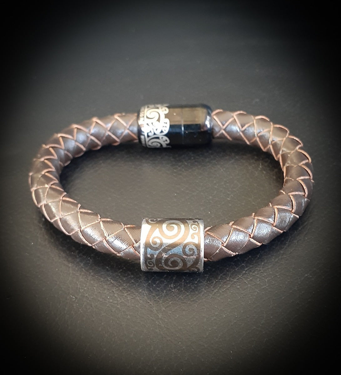 2008a NZ Unisex Leather Band ‘Koru Forest’ (8mm)