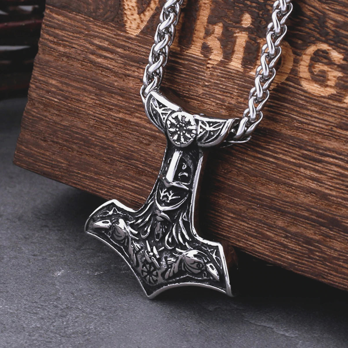 VP12 Viking thor's hammer pendant