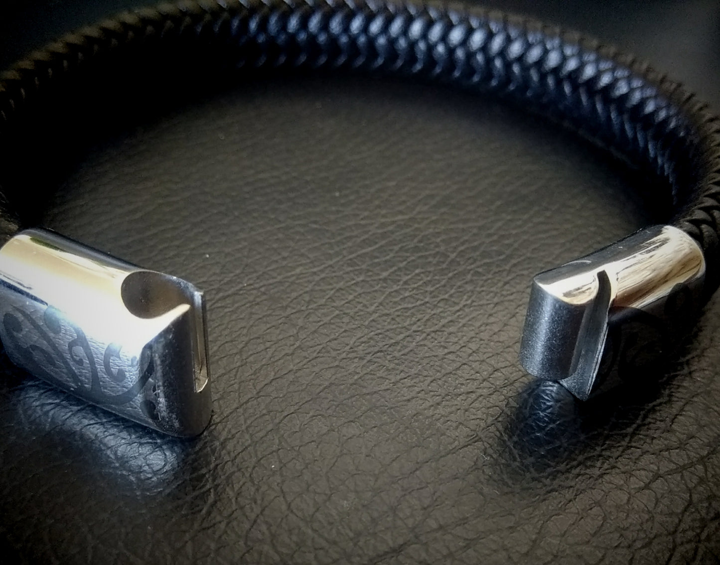 2020 Unisex weave genuine leather bracelet (12mm)