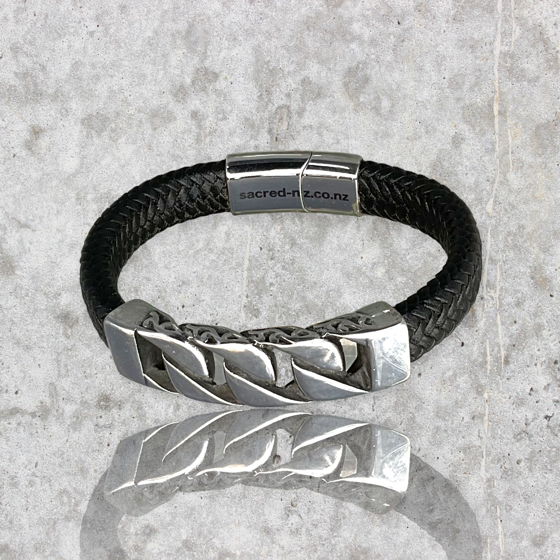 NZ unisex leather bracelet maori